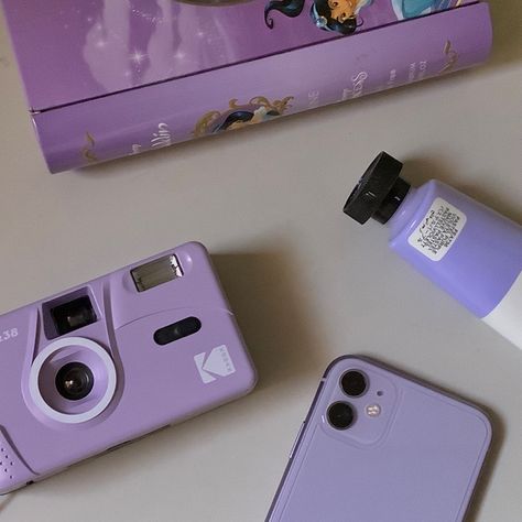 Lilac Iphone 11, Iphone Widgets Aesthetic Purple, Purple Camera Aesthetic, Iphone 11 Purple Aesthetic, Purple Camera, Artsy Phone Cases, Purple Cases, Purple Vibe, Lavender Aesthetic