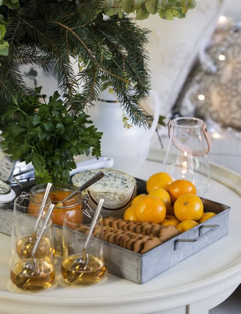 Home Bunch Essen, Natal, Snack Drawer Ideas, Casual Tablescape, Snack Drawer, Drawer Ideas, Ikea Christmas, Holiday Tea, Yellow Tomatoes