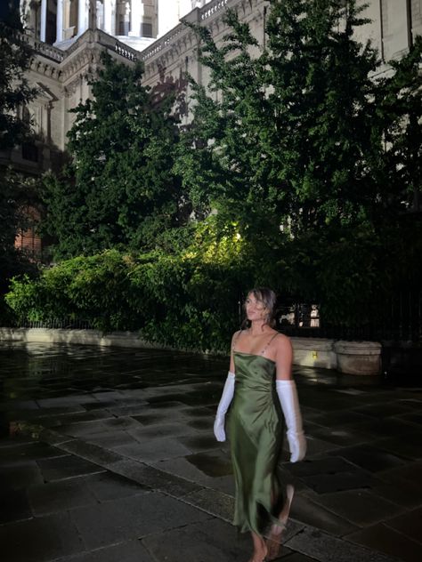 Green Old Money Dress, Prom Look With Gloves, Green Dress White Gloves, Green Y2k Prom Dress, Dark Green Birthday Dress, Green Silk Dress Aesthetic, Gala Theme Party Outfit, Green Dress With Gloves, Prom Dress Gloves