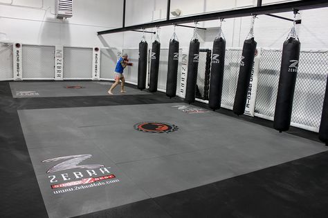 Martial Arts Studio Design, Mma Gym Aesthetic, Martial Arts Gym Design, Mma Gym Design, Martial Arts Mats, Indoor Sports Court, Gym Designs, Martial Arts Gym, Yoga Room Design