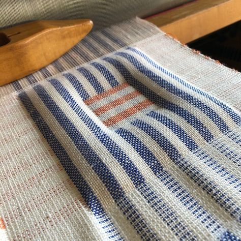 Susie Taylor on Instagram: “Dimension drives my work. Having fun with stuffed Doubleweave! How’s everyone doing out there? #weaving #doubleweave #linen…” Loom Yarn, Weaving Patterns Design, Textile Medium, Weaving Loom Diy, Weaving Loom Projects, Art Production, Double Weave, Chic Pillows, Design Textile