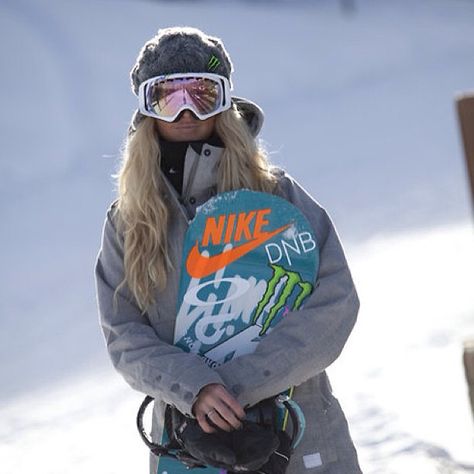 Silje Norendal Silje Norendal, Wakeboard Storage, Female Snowboarder, Snowboard Girl, Snow Trip, Snow Fashion, Snow Bunnies, Winter Love, Ski Fashion