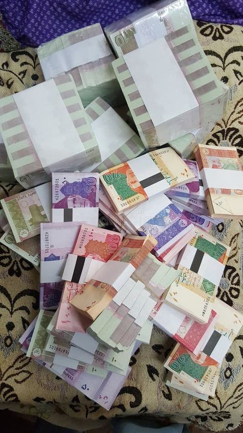 Money Pakistan, Pakistani Rupees, Pakistani Rupee, Snack Pictures, Trending Summer Nails, Dollar Note, Hospital Admit Hand Pics, Girly Swag