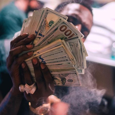 Young Dolph  News on Instagram: “fuk how u feel how u feel how u feel.  SMOKIN OUT LOUD #paperroutebizness” Young Dolph, Jackpot Winners, Wealthy Lifestyle, Money Stacks, Money Pictures, Gold Money, Money On My Mind, Money Magnet, Motivation Goals