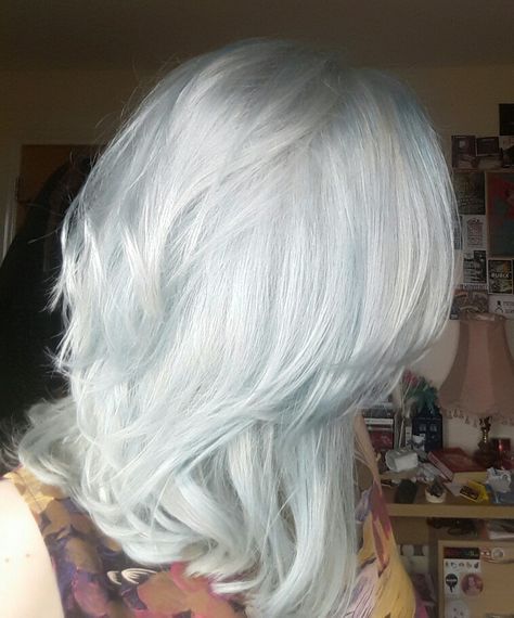 Frost Blue Hair, White To Blue Hair, Blue White Hair, White Hair With Blue Tips, White Hair Blue Streaks, White Blue Hair, Nordic White Hair, Bluish Silver Hair, Pale Blue Hair