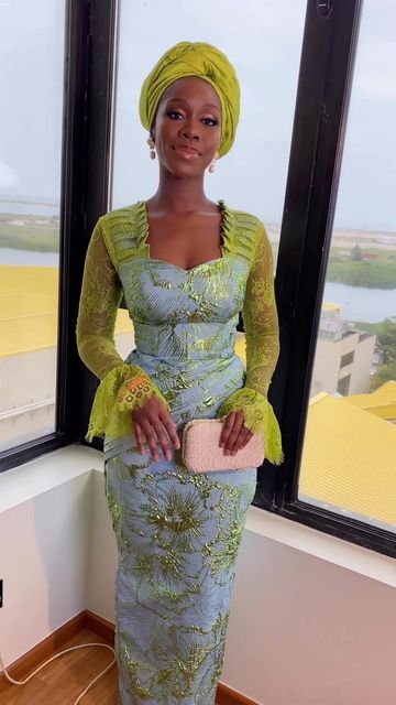 Brocade Asoebi, Nigerian Traditional Dresses, Groom Makeup, Nigerian Dress Styles, Asoebi Style, Aso Ebi Lace Styles, Ankara Dress Designs, Sister Of The Groom, Nigerian Lace Styles Dress