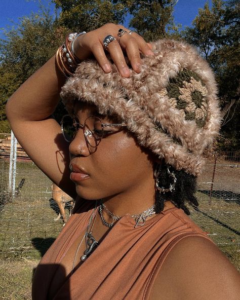 Tutorial for my Fur Granny Square Hat is now available 🤎 It’s a floral / flower granny square. It’s very warm and cozy so it’s perfect for Autumn & Winter. Def one of my favorite hats right not 🙂‍↕️ YouTube : Antisocial Club #crochet #crochettutorial #crochetpattern #grannysquarehat #crochetfashion #crochethat #crochetideas #crochetersofinstagram Crochet Beanie Granny Square, Granny Square Beanie Pattern, Granny Square Cat Beanie, Crochet Granny Square Beanie, Crochet Winter Accessories, Crochet Square Hat, Granny Square Hats, Crochet Beanie Ideas, Granny Square Beanie