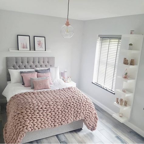 Teenage Room Decor, Gold Bedroom, Gorgeous Bedrooms, Pink Bedrooms, Girl Bedroom Designs, Teen Bedroom Decor, Girl Bedroom Decor, Stylish Bedroom, Pink And Gray