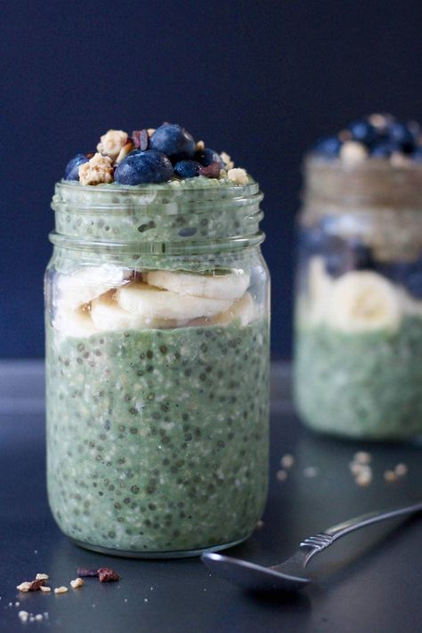 St Patrick's Day Recipes, Green Superfood Powder, Quick Diet, Green Eating, Green Superfood, Oats Recipe, Superfood Powder, Overnight Oats Recipe, Healthy Kitchen