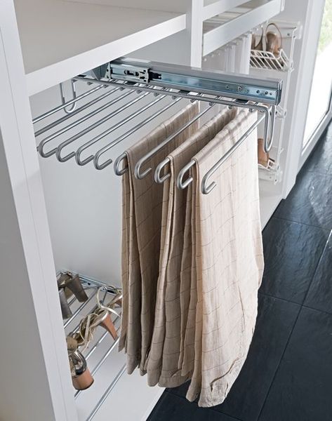 Loft Wardrobe, Bedroom Cupboard Ideas, Small Closet Organization Bedroom, Smart Hacks, Walking Closet, Closet Design Layout, Bedroom Cupboards, Walk In Closet Design, Wardrobe Organisation