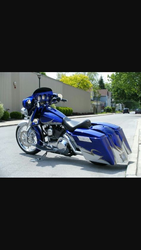 Blue and silver Custom Bagger Parts, Street Glide Bagger, Custom Street Glide, Harley Bagger, Custom Motorcycle Paint Jobs, Street Glide Harley, Custom Bagger, Bagger Motorcycle, Harley Davidson Baggers