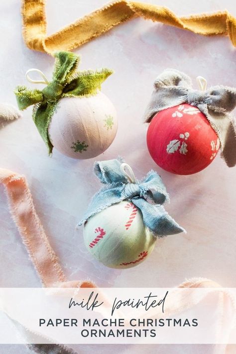 Christmas Ornament Balls, Diy Christmas Baubles, Diy Paper Mache, Diy Christmas Paper, Paper Mache Christmas, Making Paper Mache, Paper Mache Crafts, Xmas Diy, Small Projects