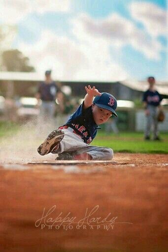 Poses Angles, Baseball Team Pictures, Baseball Senior Pictures, Softball Photography, Softball Photos, Ball Photography, Baseball Family, Baseball Photography, Basketball Tricks