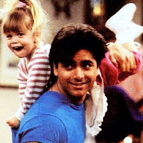 Michelle and Uncle Jesse, how cute! Jesse From Full House, Full House Videos, Full House Michelle, Fuller House Cast, Ful House, Full House Cast, Michelle Tanner, Uncle Jesse, 80s Men