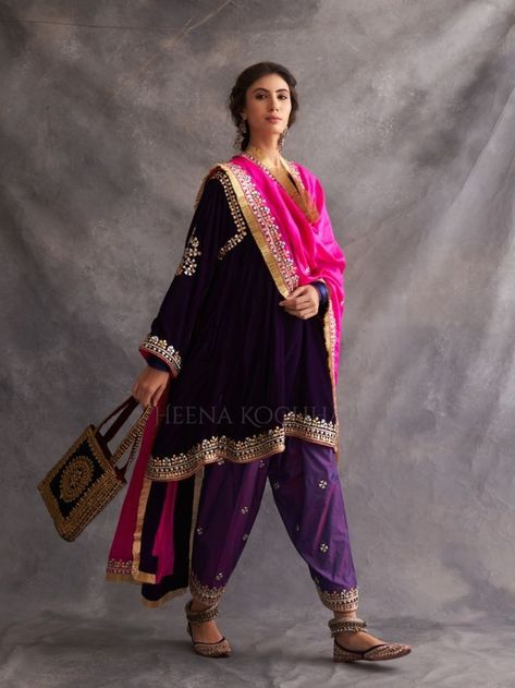 Heena Kochhar, Velvet Suit Design, Velvet Dress Designs, Purple Suits, Salwar Kamiz, Kurti Designs Party Wear, Designer Party Wear Dresses, Boutique Dress Designs, Stylish Party Dresses