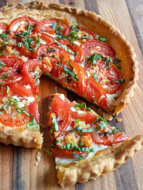 Tomato Ricotta Puff Pastry Tart, Ricotta Tart Savory, Red Foods For Party Savory, Tomato Ricotta Tart, Ricotta Recipes Dinner, Savoury Tart Recipes, Mediterranean Pastries, Ricotta Pastry, Salad Pie