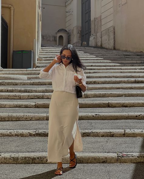 When in Rome 🇮🇹❤️ #italy #linenoutfit #rome #summeroutfit Summer Outfit Inspo , European summer outfits ,Chic Vacation Outfits , All white Outfit , Minimal Outfit Inspo, Linen Outfit Chic Vacation Outfits, Outfit Minimal, Linen Outfit, When In Rome, European Summer Outfits, All White Outfit, Outfits Chic, Minimal Outfit, White Outfit