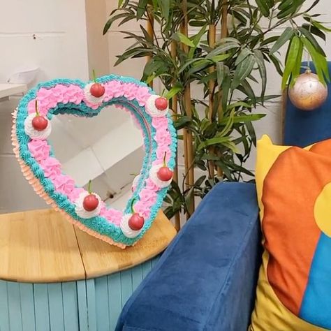 Mirror Upcycle, Cake Mirror, Say No More, Heart Mirror, Fake Cake, Fake Bake, Diy Baking, Diy Decor Crafts, Fake Food