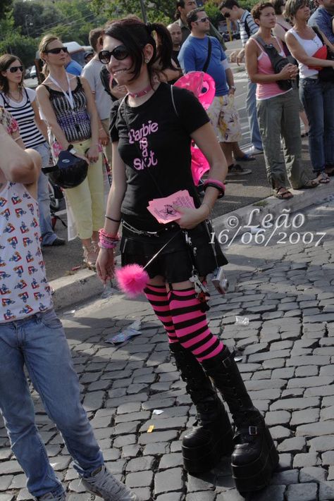 Pink Mall Goth, Scene Girl Outfits, Alternative Girl, Scene Queen, Scene Style, Pink Goth, Outfits 2000s, Slay Outfits, Scene Outfits