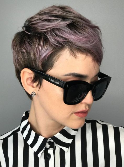 Dyed Pixie Cut, Colored Pixie, Pixie Cut Color, Coloured Pixie Cut, Pixie Hair Color, Pixie Cut With Highlights, Short Hair Highlights, Pixie Cut With Bangs, Short Hair Pixie Cuts