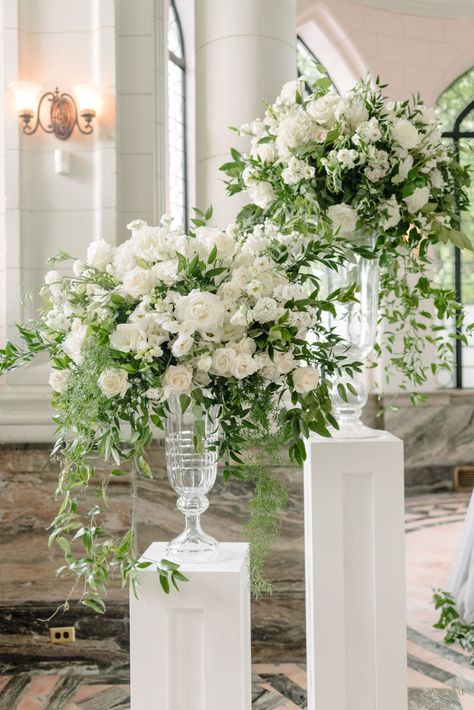 Ethereal Greenery - WedLuxe Magazine Green And White Wedding Color Scheme, Romantic White And Gold Wedding, Elegant Timeless Wedding Decor, Tall Flower Stands, Church Altar Design Ideas, Alter Flowers, Wedding Church Decor, Church Wedding Flowers, Wedding Alters