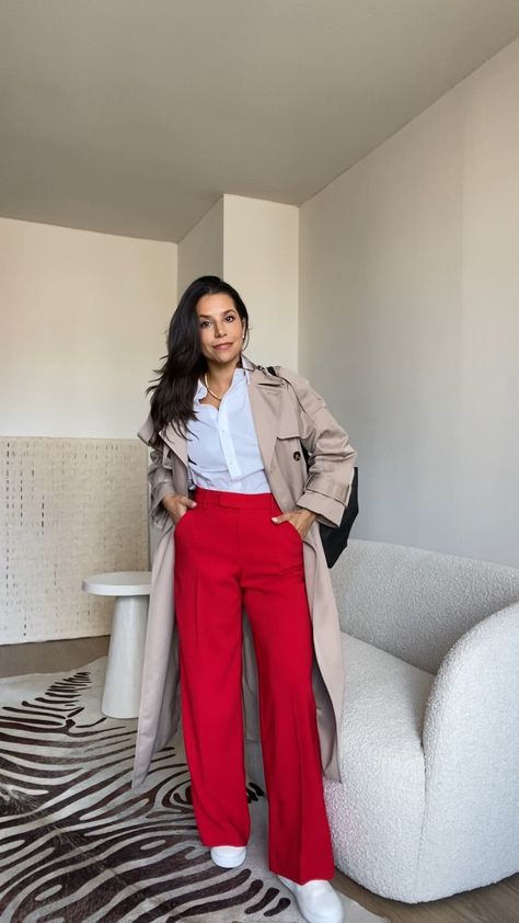 Outfit Pantalon Rouge, Outfits Pantalon Rojo, Red Linen Pants Outfit, Red Trousers Outfit Casual, Red Trousers Outfit Classy, Red Trousers Outfit, Pencil Pants Outfit, Outfit Pantalon Rojo, Red Wide Leg Trousers