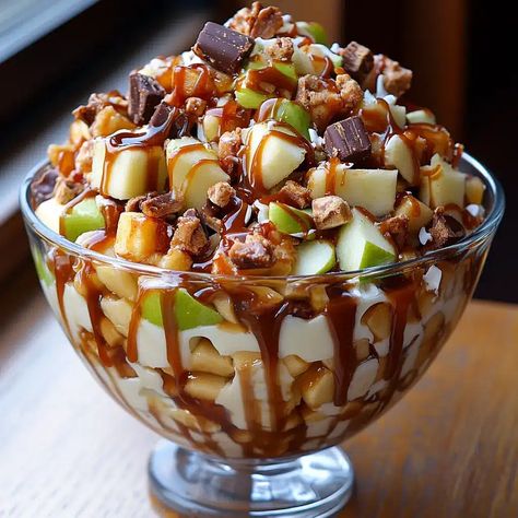 Caramel Apple Snickers Salad Snickers Apple Dessert, Snickers Apple Pie, Apple Caramel Salad, Caramel Apple Salad Snickers, Caramel Apple Snickers Salad, Apple Snicker Salad Recipe, Snicker Apple Salad Recipe, Apple Snickers Salad, Caramel Apple Salad