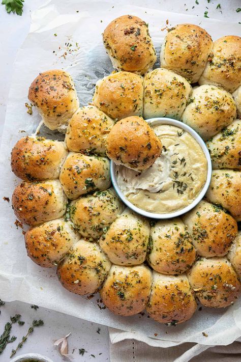 Vegan garlic dough balls – these incredible dough balls with garlic butter are easy to make and so very moreish! Served with a cheesy cashew dip they make a great centrepiece for a celebration, and are perfect party food too. Garlic Dough Balls, Savoury Party Food, Cashew Dip, Vegan Catering, Vegan Christmas, Vegan Appetizers, Dough Balls, Christmas Snacks, Savory Snacks