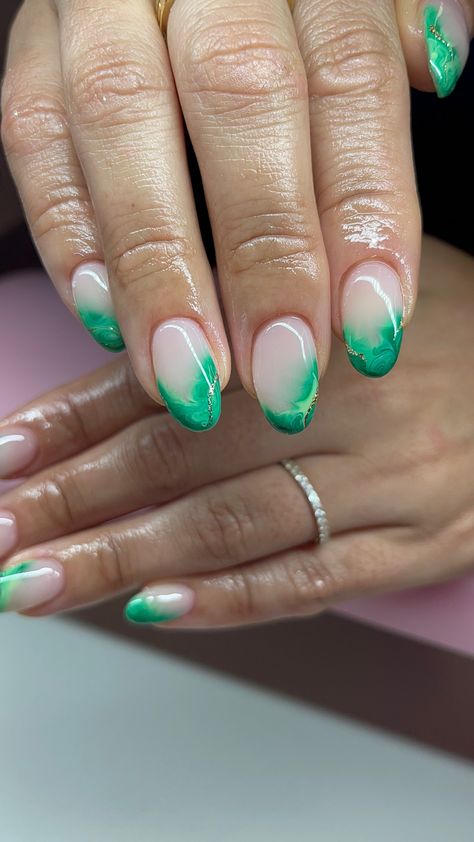 Emerald Green Inspired Nails, Marble Blooming Nails, Blue And Green Gel Nails, Marble Biab Nails, Marble Nails With Blooming Gel, Blooming Gel Nail Art Marble, Biab Gel Nails Designs, Blooming Gel Marble Nails, Green Blooming Gel Nails