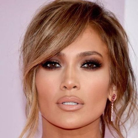 Jlo Glam Makeup, Jennifer Lopez Eye Makeup, J Lo Makeup, Jlo Makeup Looks, Jennifer Lopez Hair Color, Jlo Makeup, Jennifer Lopez Makeup, Jlo Hair, Celeb Makeup