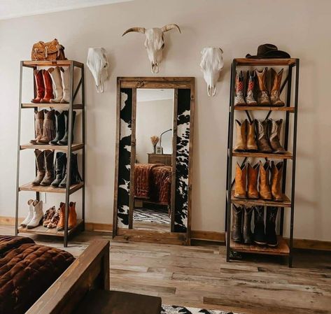 Western Makeup Room, Western Cowgirl Bedroom, Punchy Western Decor, Barndo Bedroom Ideas, Chic Western Bedroom, Simple Western Room Ideas, Western Master Room, Western Aesthetic Bedroom, Punchy Bedroom