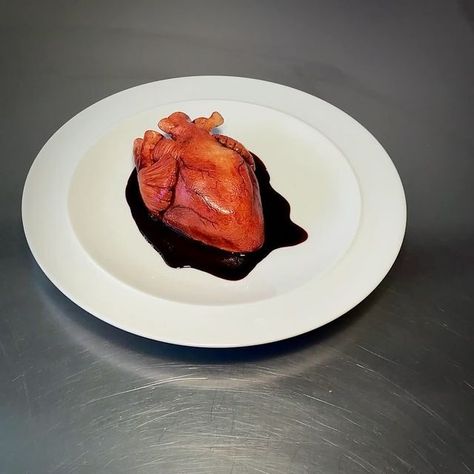 Annabel de Vetten on Instagram: "I’m going to be offering life size anatomical heart chocolate pop classes soon. I have a few options: in person, at my house (2 people max) or online. What would you prefer? Or both? I can also come to your house and teach, depending on distance and your space (air con is essential). Any in person classes are for vaccinated people only (your choice affects my choice) Contact me for more details. #classes #anatomicalheart #cakedecorating #cake #workshop #chocolate Cake Workshop, Heart Chocolate, Chocolate Pops, Anatomical Heart, Heart Cake, 2 People, House 2, In The Flesh, Life Size