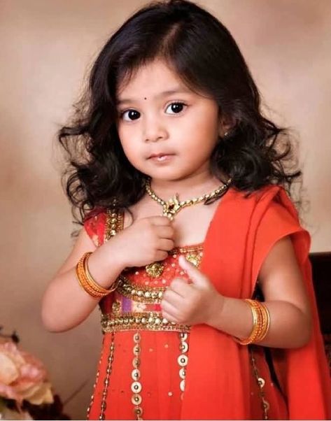 Kind Photo, Kids Around The World, People Of The World, People Around The World, Beautiful Eyes, Hands On, Beautiful People, Pakistan, Kids Fashion