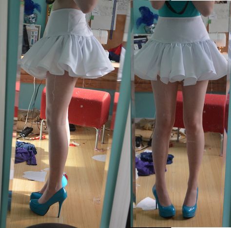 i'm not really into costumes but it is a good tutorial to make a fun super ruffled skirt! Pola Rok, Poofy Skirt, Puffy Skirt, Fluffy Skirt, Skirt Ruffle, Skirt Tutorial, Diy Vetement, Diy Skirt, Cosplay Tutorial