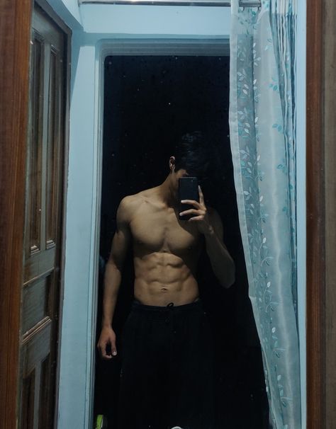 #workout #fitness #gym #training #bodybuilding #health Gym Boy Wallpaper, Gym Physique Men, Gym Guys Physique, Athletic Physique Men, Body Builder Men, Gym Body Aesthetic, Gym Mirror Selfie, Mirror Selfie Boy No Face Aesthetic, Gym Selfies