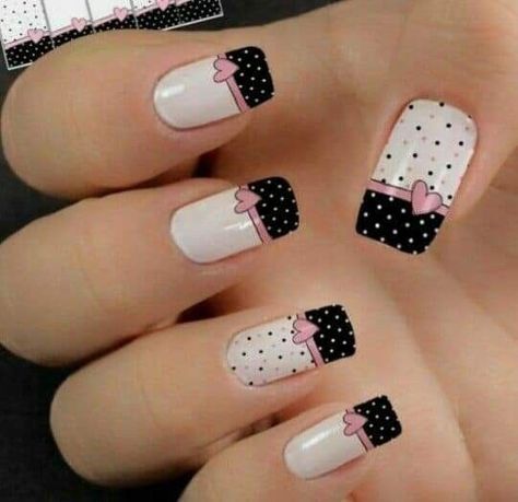 Valentines Nail Art Designs, Mickey Nails, Valentine Nail Art, February Nails, Fancy Nails Designs, Cute Nail Art Designs, Pretty Nail Art Designs, Nail Art Designs Videos, Simple Nail Art Designs