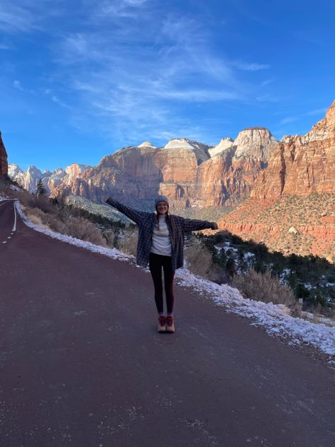 winter hiking outfit. flannel - thrifted. sweatshirt & leggings - aerie. hiking boots - columbia. beanie - carhartt. zion national park utah Utah Hiking Outfit Spring, Arizona Hiking Outfit Winter, Hiking Zion National Park Outfit, Hiking Boots Outfit Summer, Legging Hiking Outfit, Hiking Outfit Grand Canyon, Columbia Hiking Boots Outfit, Utah Hiking Outfit, Zion National Park Outfit