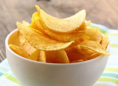 Best Fries Recipe, Homemade Potato Chips Recipe, Potatoes Chips, Best Potato Chips, Happy Hour Appetizers, Homemade Potato Chips, Potato Chip Recipes, Potato Salad Healthy, Homemade Chips