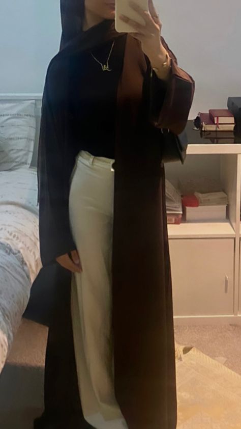 Open Abaya Outfit Casual, Open Abaya Outfit With Jeans, Hijabi Open Abaya Outfit, Abaya With Belt, Open Abayas, Open Abaya Outfit, Abaya Style Dubai, Abaya Wardrobe Aesthetic, Pastel Abaya Aesthetic