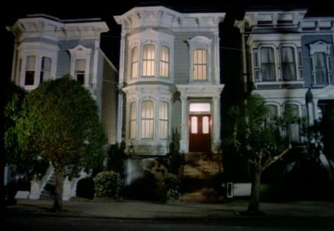 Full House Victorian at night Full House House, Tan House, San Francisco Houses, Fuller House, Full House, Home Tv, Oh The Places Youll Go, Model Homes, Serie Tv