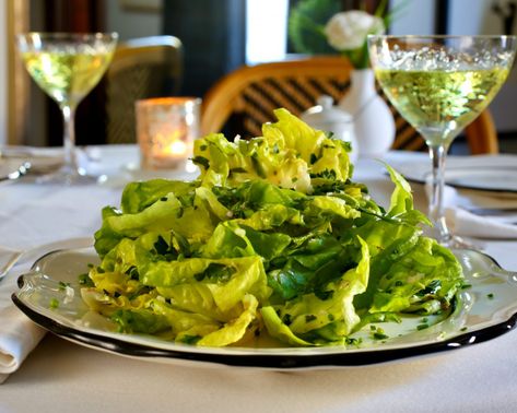 Bistro Salad Recipe, French Side Salad, Salad Recipes Butter Lettuce, Simple French Salad, French Bistro Salad Recipes, Dressed Greens Salad, Green Salads For Parties Lettuce, Best Simple Salad Recipes, Bibb Lettuce Salad Recipes