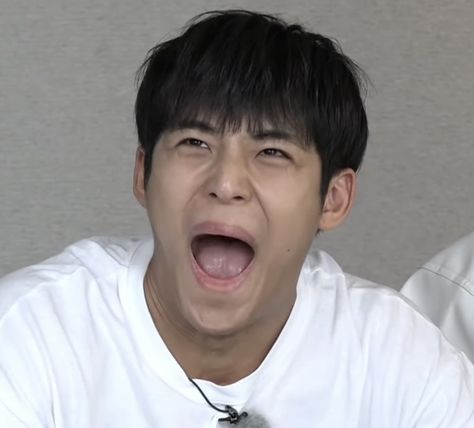 Funny Mingyu, Mingyu Funny Face, Mingyu Funny, Seventeen Comeback, Seventeen Memes, Sea Wallpaper, Seventeen Going Seventeen, Seventeen Scoups, Going Seventeen