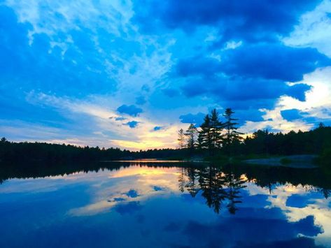 Copper Lake in Kawartha Highlands Provincial Park. On March 18, 2020, the Ontario government announced it has closed all provincial parks until April 30, 2020. (Public domain) Ontario Provincial Parks, Dusk Sky, Kawartha Lakes, Best Campgrounds, Backcountry Camping, Lake Sunset, Public Domain Images, Nature Photos, Sunrise Sunset