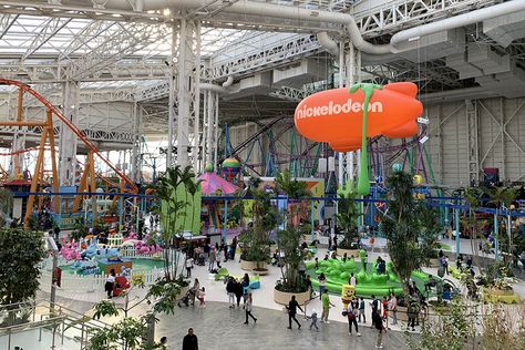 Visiting American Dream Mall in New Jersey: 16 Fun Things To Do and Tips For Your Mega Mall Visit East Rutherford New Jersey, American Dream Mall, Nickelodeon Universe, Light Up Balloons, Winter Survival, Kids Things To Do, Underwater City, Indoor Waterpark, Chuck E Cheese