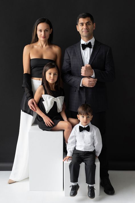 Family Photography Ideas Studio, Family Portraits Studio Formal, Formal Family Outfits, Family Photoshoot Theme Ideas, Family Pictures Indoor Studio, Timeless Family Photoshoot, Family Portraits Formal, Elegant Family Portraits, Family If 4 Poses Picture Ideas