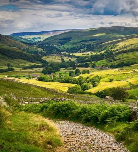 Yorkshire Dales Landscape, Pennine Way, England Countryside, Northern England, Scenery Pictures, British Countryside, Yorkshire Dales, Green Valley, 판타지 아트