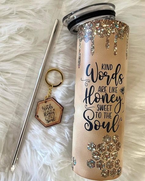 Inspirational Tumbler Cups, Custom Coffee Tumbler Glitter, Insulated Cups Personalized, Sublimation Tumbler Cup Designs, Classy Tumbler Ideas, Best Selling Tumbler Designs, Sublimation Glass Tumbler Ideas, Simple Tumbler Ideas, Unique Tumbler Ideas