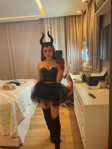 Disney Halloween Ideas Costumes, Dark Princess Halloween Costume, Malefecint Halloween Costume, Halloween Maleficent Costumes, Malificiant Halloween Costume, Halloween Costumes Villians Women, Shriek Halloween Costume, Hot Maleficent Costume, Scary Halloween Ideas Costumes