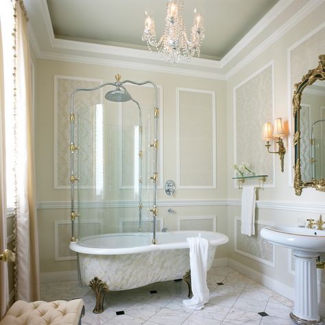 Oheka Castle Interior, Kim House, Queen Anne House, Oheka Castle, Casa Country, Aesthetic Bathroom, Castle Hotel, Bathroom Design Luxury, Dream Bathrooms