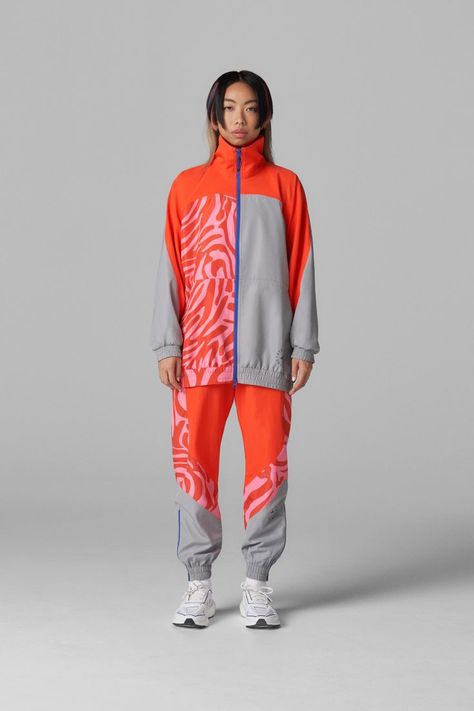 Versatile pieces to support your movement. Fresh colors and comfortable fits made for wherever you go. Explore the adidas x Stella McCartney collection now. Techno Fashion, Sportswear Design, Comfortable Fits, Workout Wardrobe, Fashion Illustration Dresses, Dope Fashion, Team Wear, Outdoor Fashion, Dark Wear